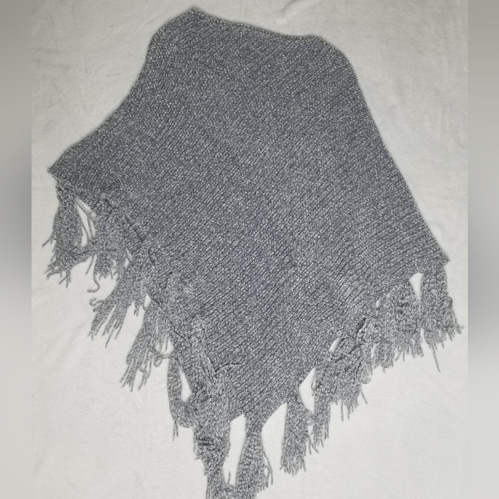Le Moda Chenille Poncho - Picture 3 of 3